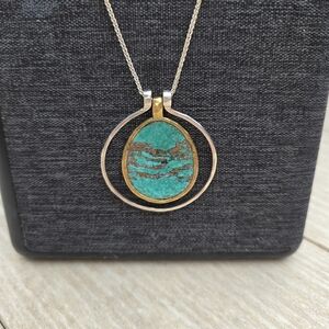 Elegant Gold and Turquoise Pendant Necklace